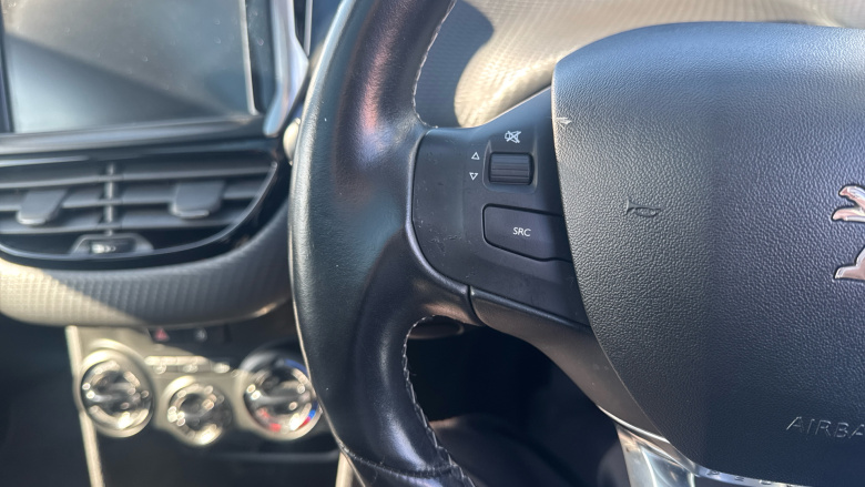 Peugeot 208 1.2 PureTech Allure Premium 5dr Petrol Hatchback